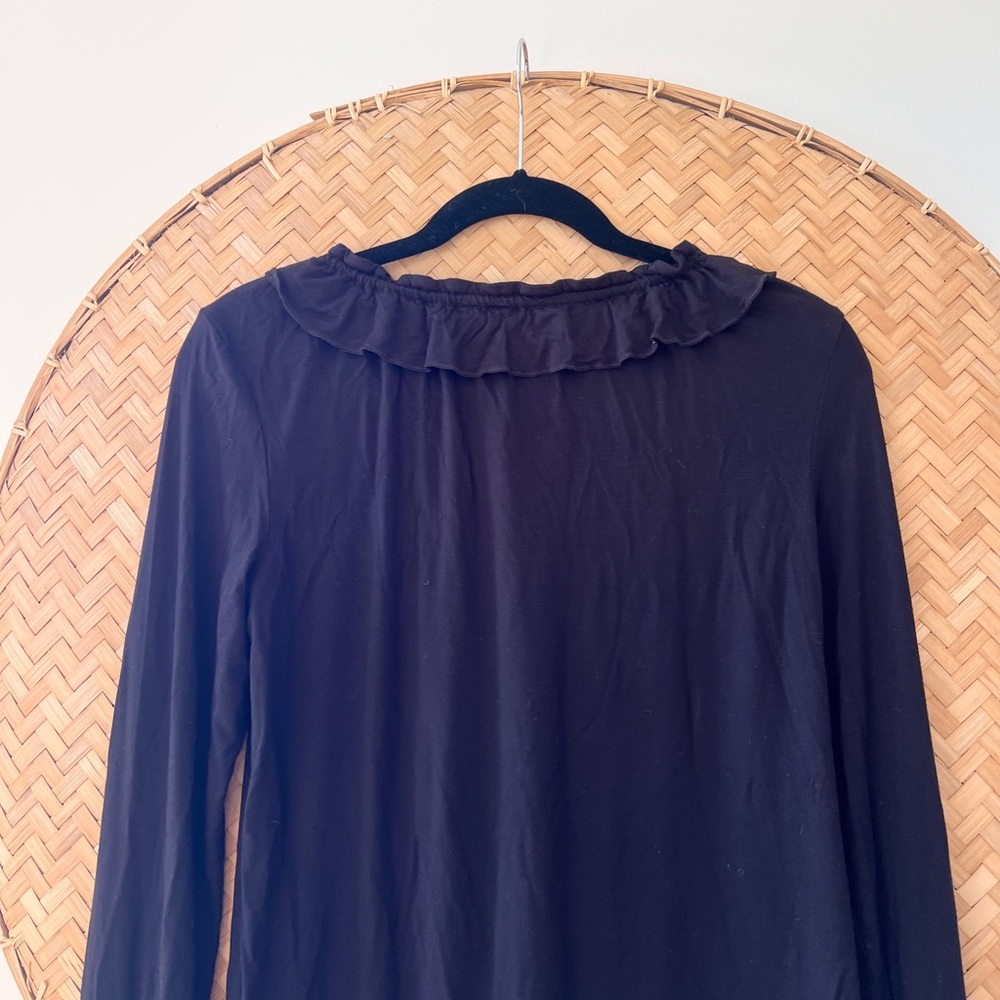 BODEN BLACK LONG SLEEVE TOP W/ RUFFLE COLLAR & KEYHOLE TIE, RUFFLE SLEEVE DETAIL - Picture 8 of 12